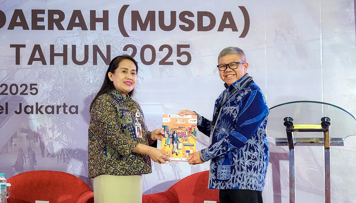 Ketua APPBI DKI Jakarta, Mualim Wijoyo (kanan) dan Kepala Dinas PPKUKM DKI Jakarta, Elisabeth Rante Ratu Allo (kiri). (Sumber: Istimewa)