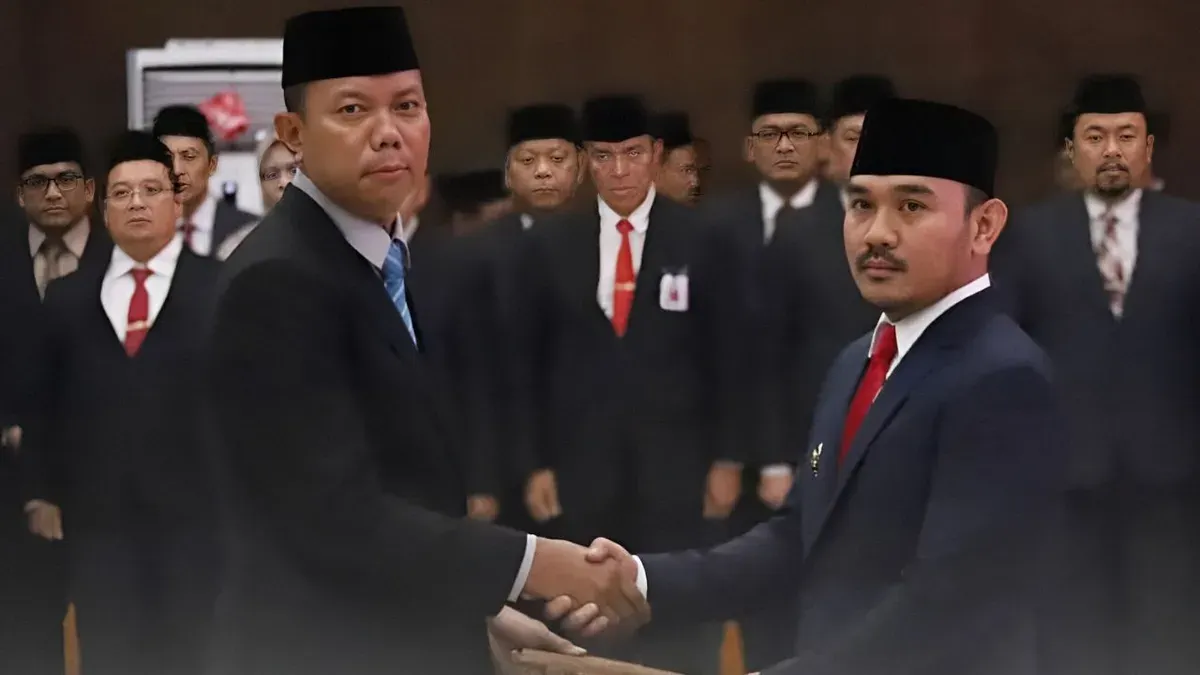 Bupati Bekasi, Ade Kuswara Kunang melantik Endin Samsudin sebagai Sekda di Aula Gedung KH. Noer Ali, Jumat, 28 November 2025. (Sumber: Instagram/@pemkabbekasi)