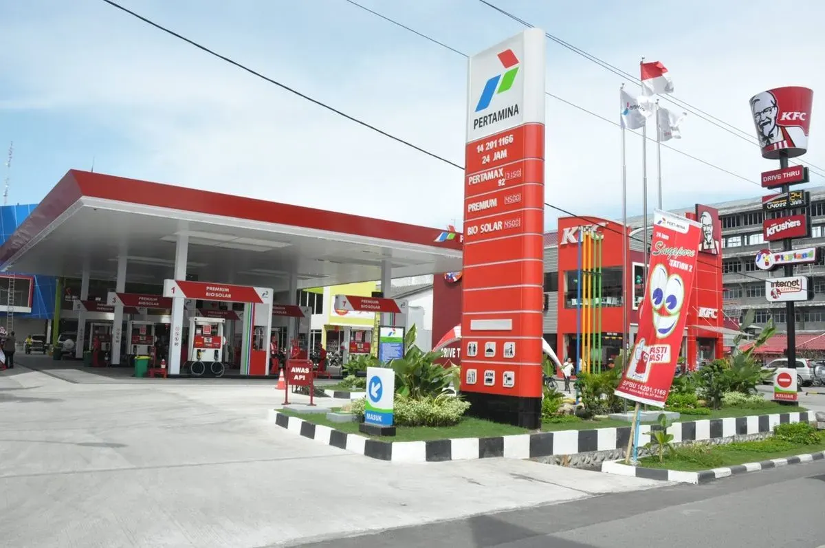 Mulai 4 Mei 2026, sejumlah BBM non-subsidi seperti Pertamina Dex, Dexlite, dan Pertamax Turbo mengalami kenaikan harga. (Sumber: Pinterest)