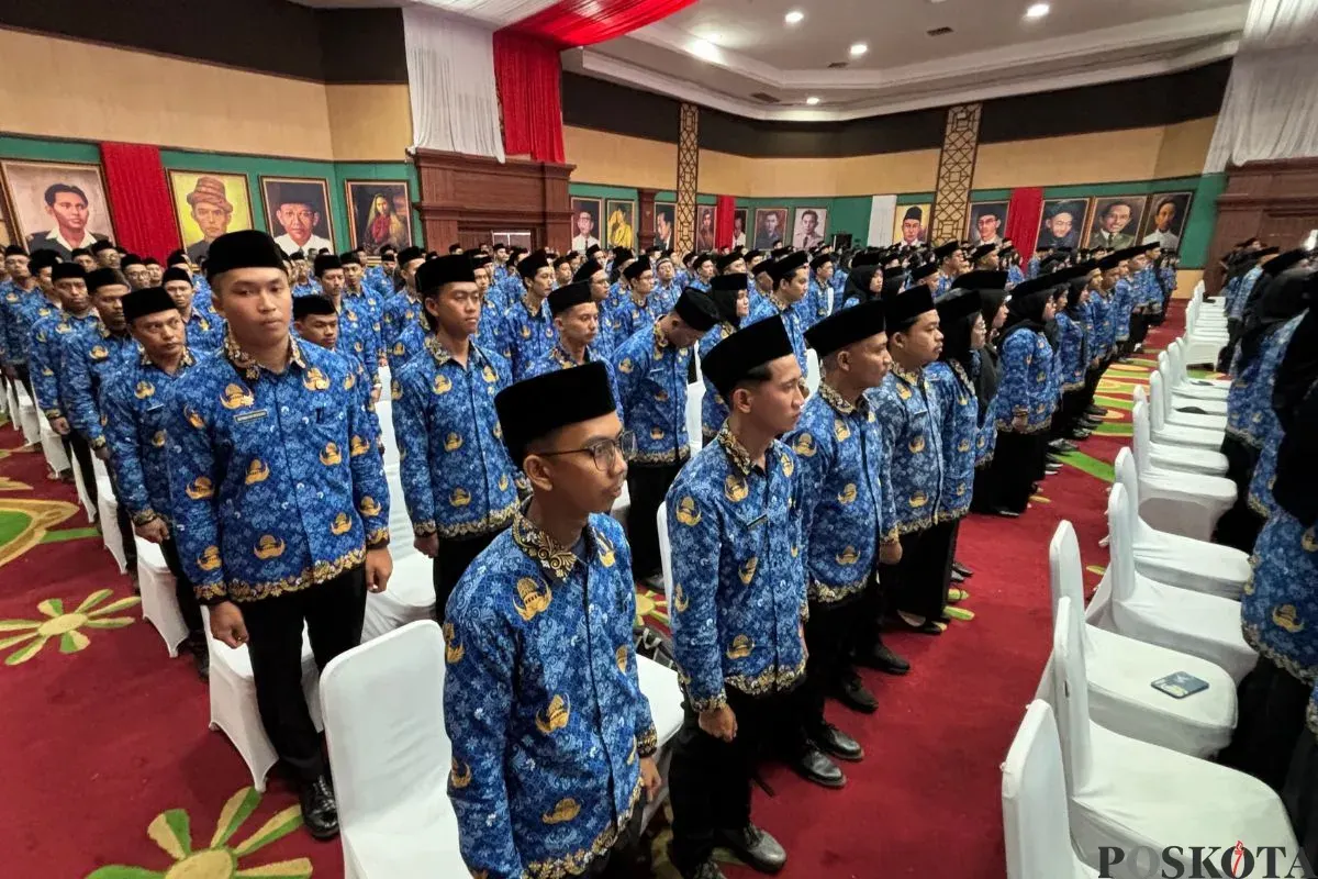 Proses pelantikan 247 PPPK Kabupaten Bogor di Cibinong, Kabupaten Bogor, Kamis, 2 Oktober 2025. (Sumber: Poskota/Giffar Rivana)