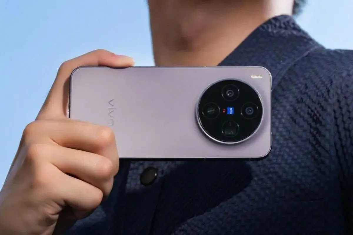 Kehadiran Vivo X300 Pro disebut-sebut mampu menandingi iPhone 17 Pro Max, terutama dalam kamera. (Sumber: Weibo Vivo)