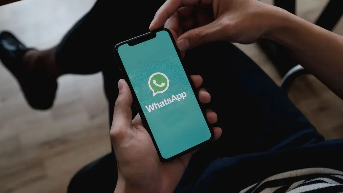 Ilustrasi langkah cegah WhatsApp disadap. (Sumber: Pinterest)
