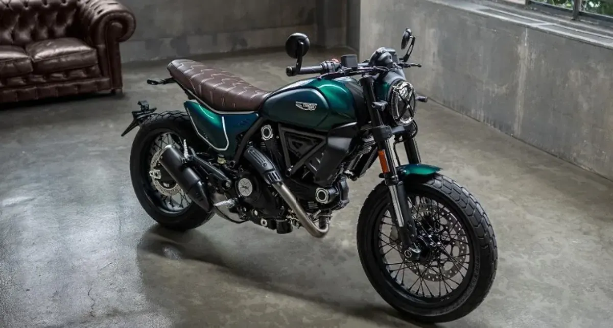 Ducati Scrambler Nightshift 2026 hadir dengan warna hijau zamrud baru. (Sumber: Ducati)