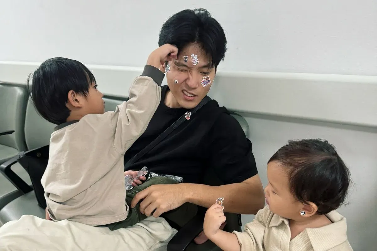 Potret Na Daehoon bersama anak-anaknya. (Sumber: Instagram/@daehoon_na)