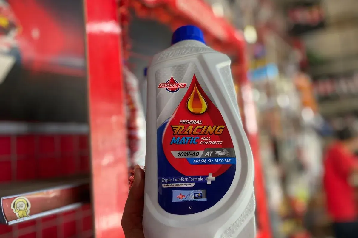 Kehadiran bensin E10 berbahan etanol mendorong Federal Oil memperbarui Federal Racing Matic dengan standar API SN. (Sumber: Dok. Federal Oil)