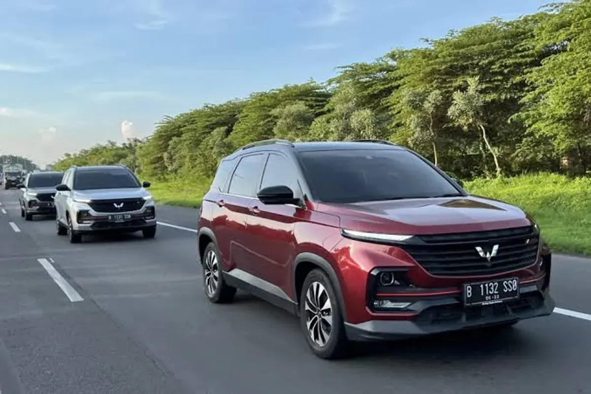 Ilusrasi tips aman berkendara di dalam tol untuk pemula. (Sumber: Wuling)