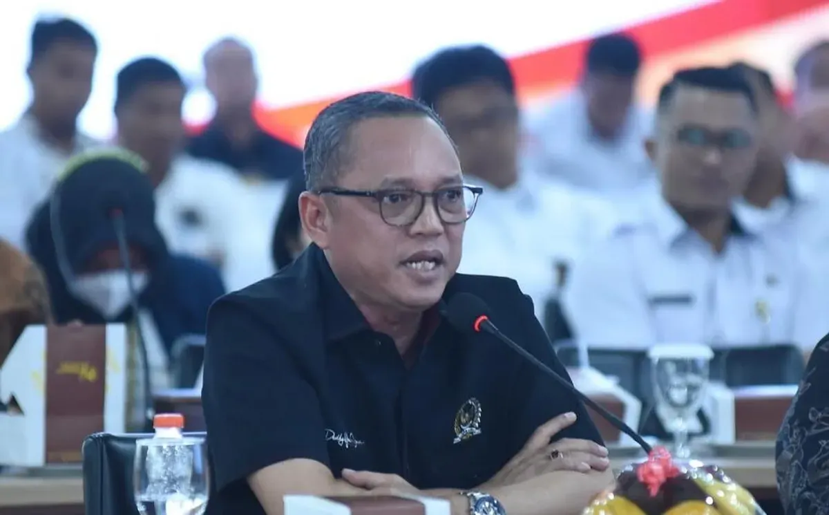 Partai Demokrasi Indonesia Perjuangan (PDIP) didesak publik untuk menindak tegas kadernya Deddy Yevri Hanteru Sitorus usai pernyataan 'Rakyat Jelata'. (Sumber: Instagram/@deddysitorusofficial)