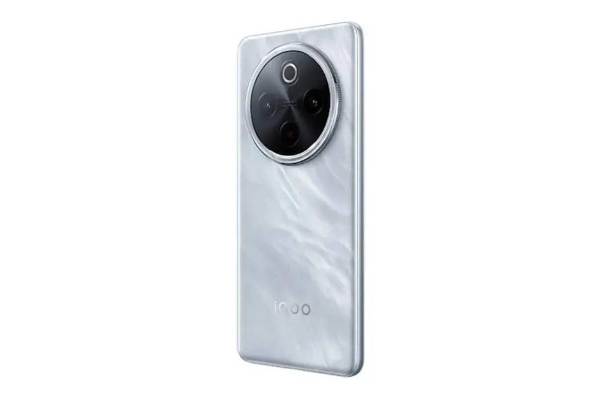 Handphone IQOO Z10 (Sumber: iqoo)