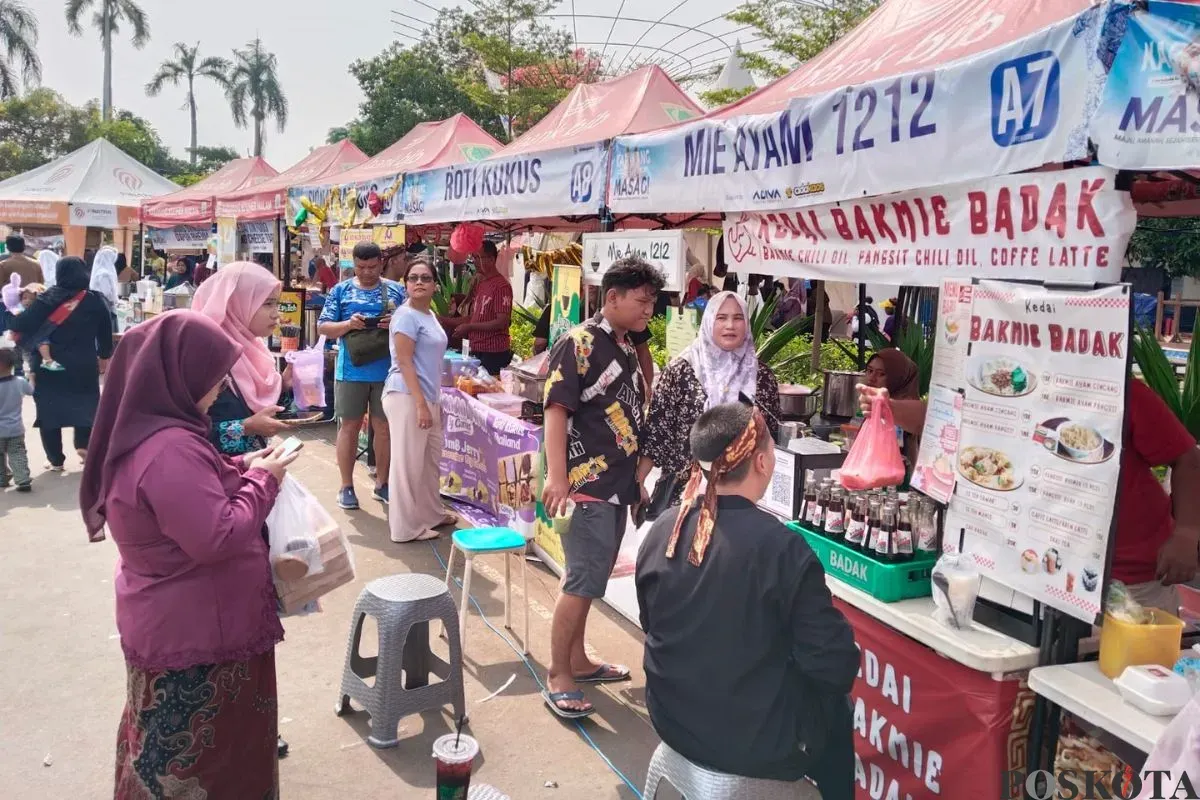 Bazar UMKM dalam peringatan HUT ke-392 Karawang, Minggu, 14 September 2025. (Sumber: Poskota/Heri Effendi)