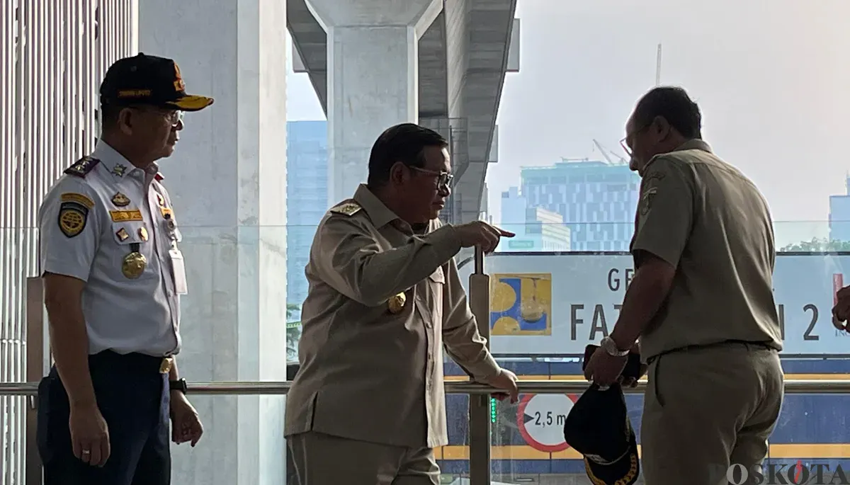 Gubernur Jakarta, Pramono Anung saat meninjau uji coba satu Jalur Gratis Tol Fatmawati 2, Senin, 15 September 2025. (Sumber: POSKOTA | Foto: M Tegar Jihad)