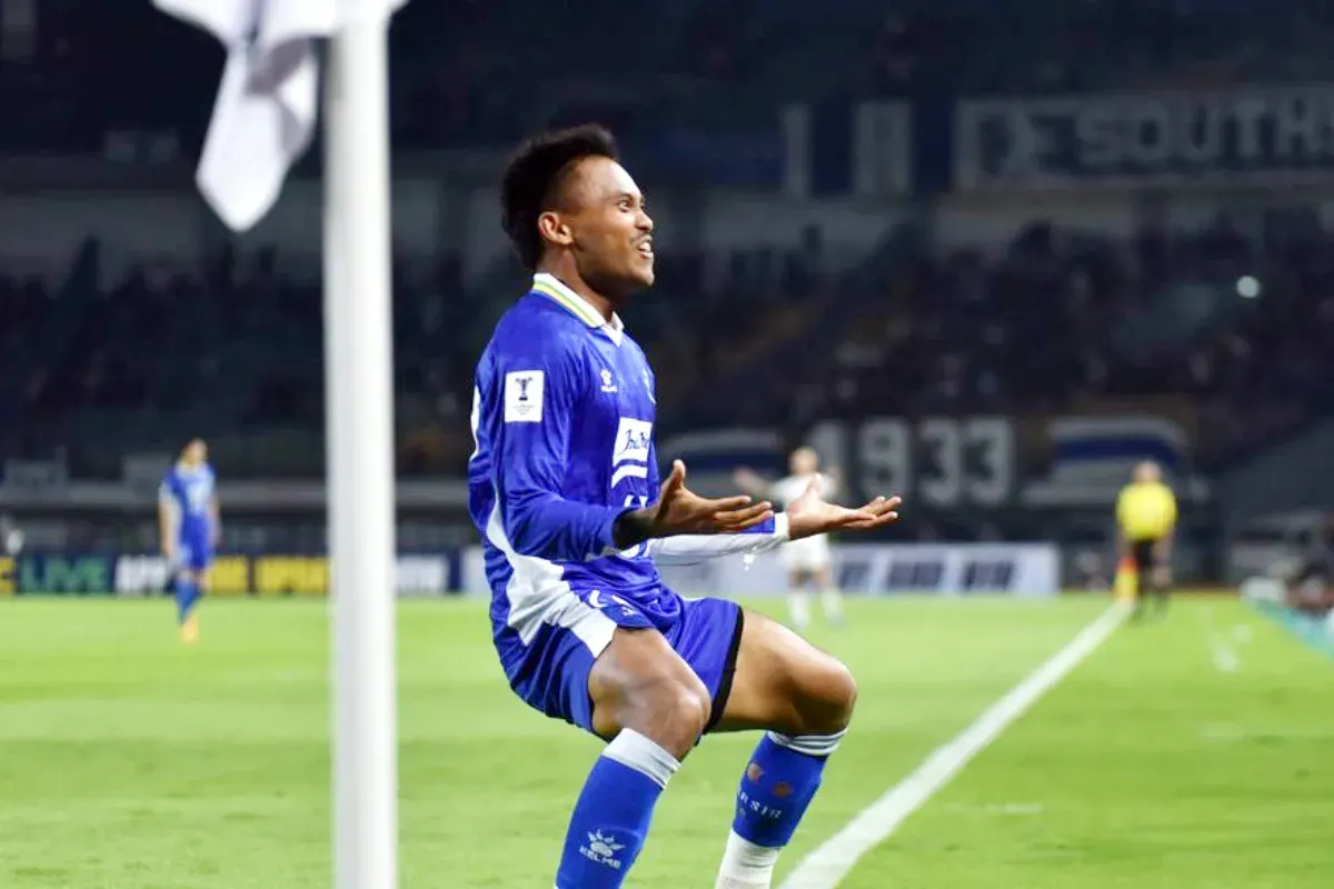 Potret Saddil Ramdani saat selebrasi mencetak gol ke gawang Lion City Sailors di ajang ACL Two. (Sumber: Persib)