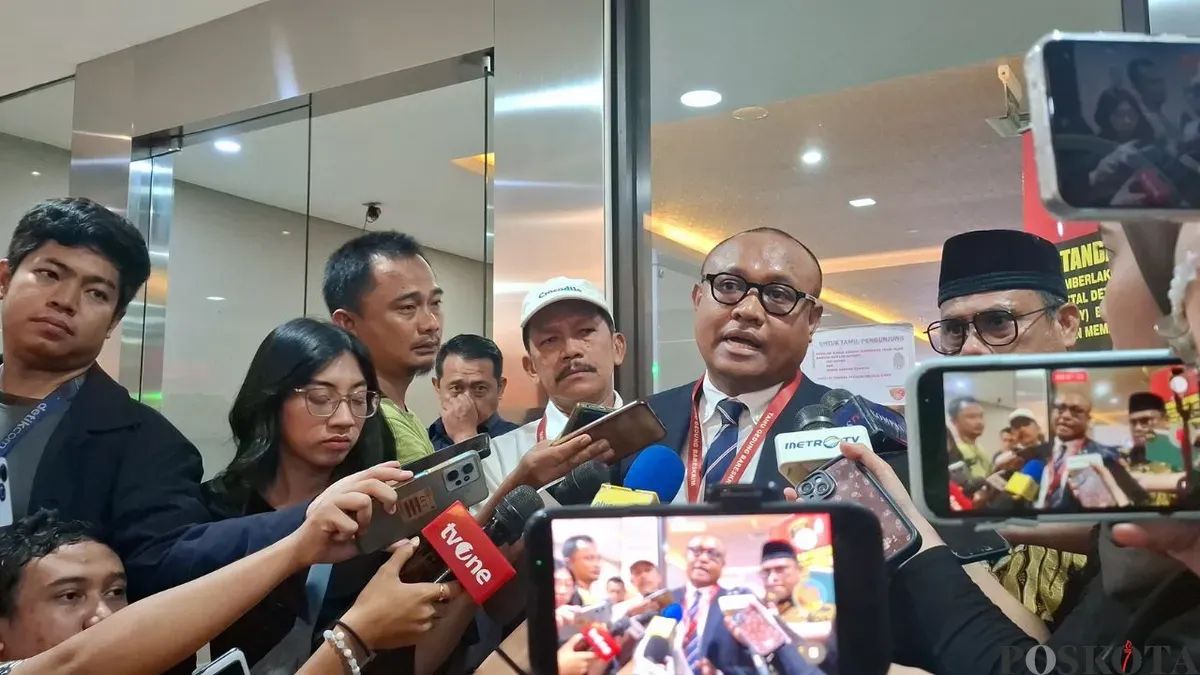 Kuasa hukum JK, Abdul Haji Talaohu saat ditemui di Bareskrim Polri, Jakarta Selatan, Senin, 6 April 2026. (Sumber: Poskota/Ali Mansur)