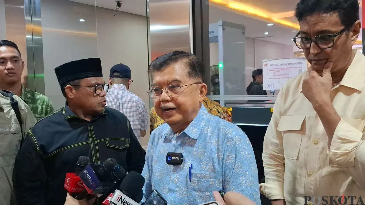 Wakil Presiden Republik Indonesia ke-10 dan ke-12, Jusuf Kalla, saat ditemui di Bareskrim Polri, Jakarta Selatan, Rabu, 8 April 2026. (Sumber: Poskota/Ali Mansur)