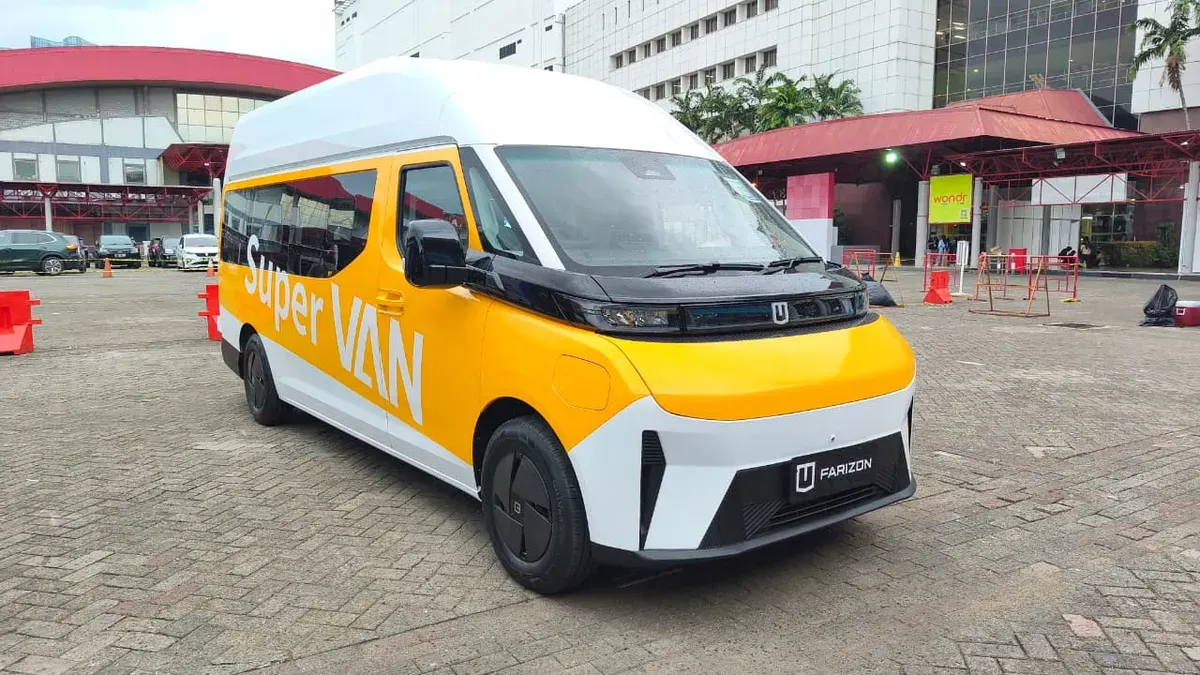 Farizon menampilkan model unggulan SV atau SuperVan (Sumber: Poskota/ Erwan Hartawan)