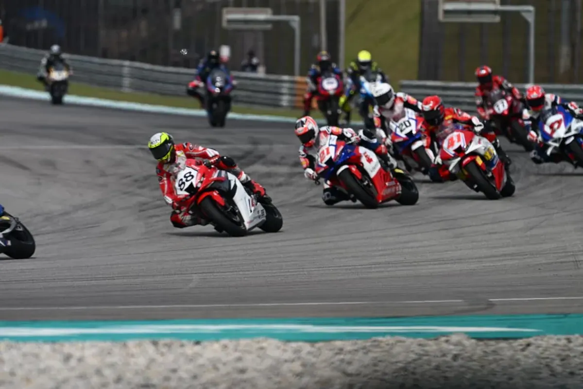 Tim Astra Honda Racing Team berhasil mengawali musim Asia Road Racing Championship 2026 (Sumber: AHRT)