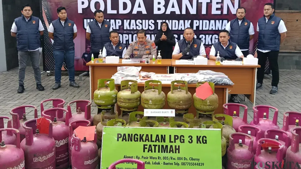 Kepolisian memberikan keterangan dalam konferensi pers di Mapolda Banten, Rabu, 15 April 2026. (Sumber: Poskota/Rahmat Haryono)