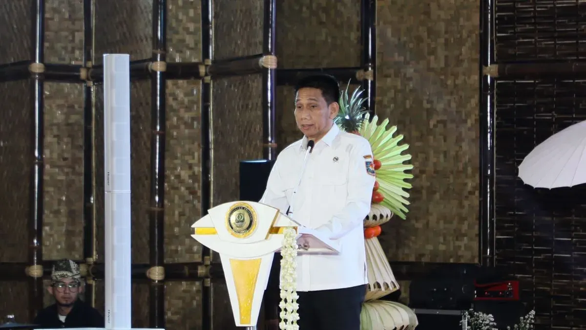 Wamendagri Akhmad Wiyagus dalam acara Musrenbang RKPD Provinsi Jabar Tahun 2027 di Bale Gede, Gedung Negara Pakuan, Kota Bandung, Jabar, Rabu, 15 April 2026. (Sumber: Dok. Kemendagri)