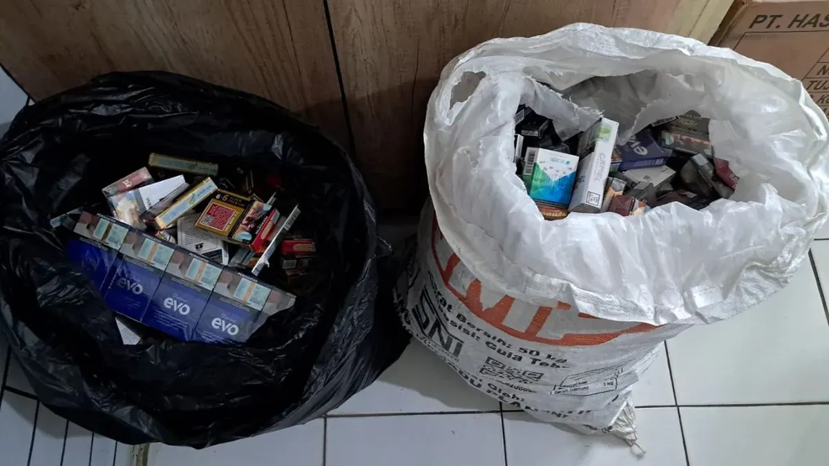 Barang bukti curian kawanan pencuri spesialis minimarket berhasil disita Polisi. (Sumber: Dok. Polsek Bojongsari)