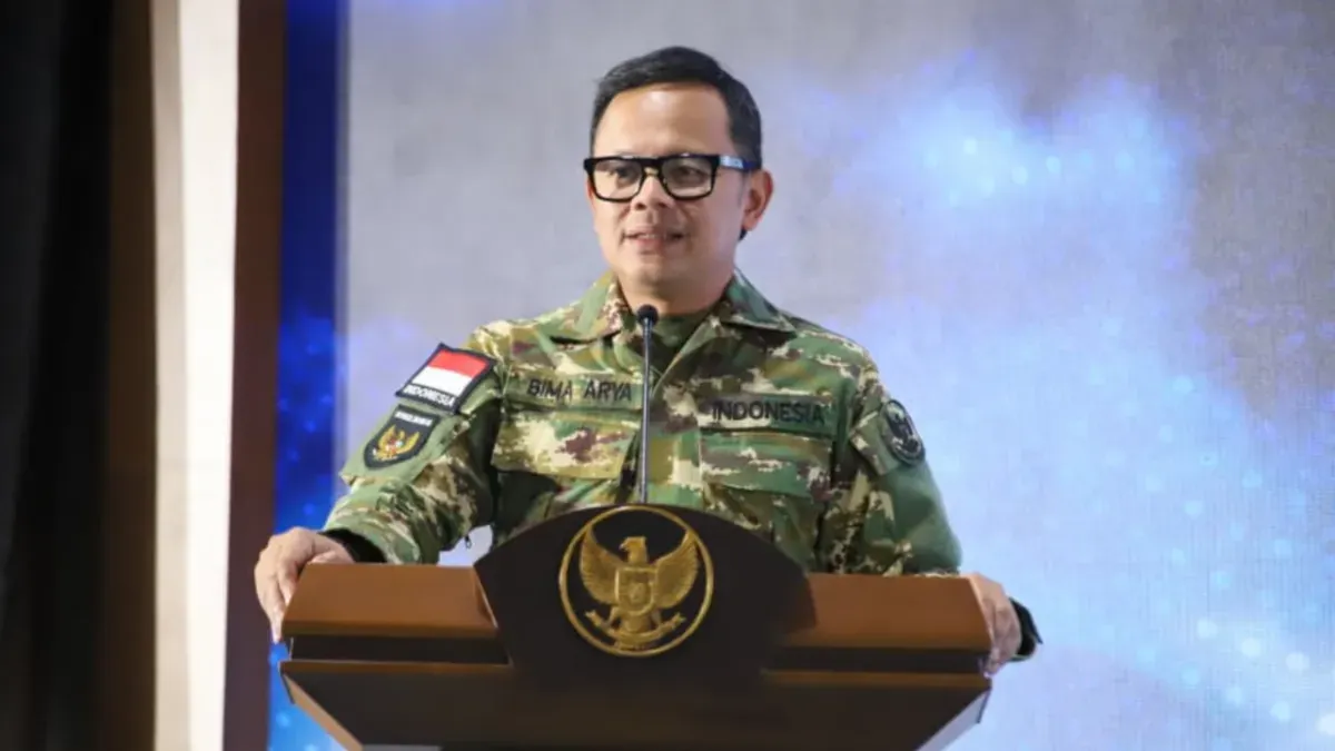 Potret Wamendagri, Bima Arya Sugiarto saat memberikan paparan dalam Kursus Pemantapan Pimpinan Daerah Ketua DPRD Seluruh Indonesia di Ruang Sudirman, Akademi Militer (Akmil), Magelang, Jawa Tengah, Kamis, 16 April 2026. (Sumber: Puspen Kemendagri)