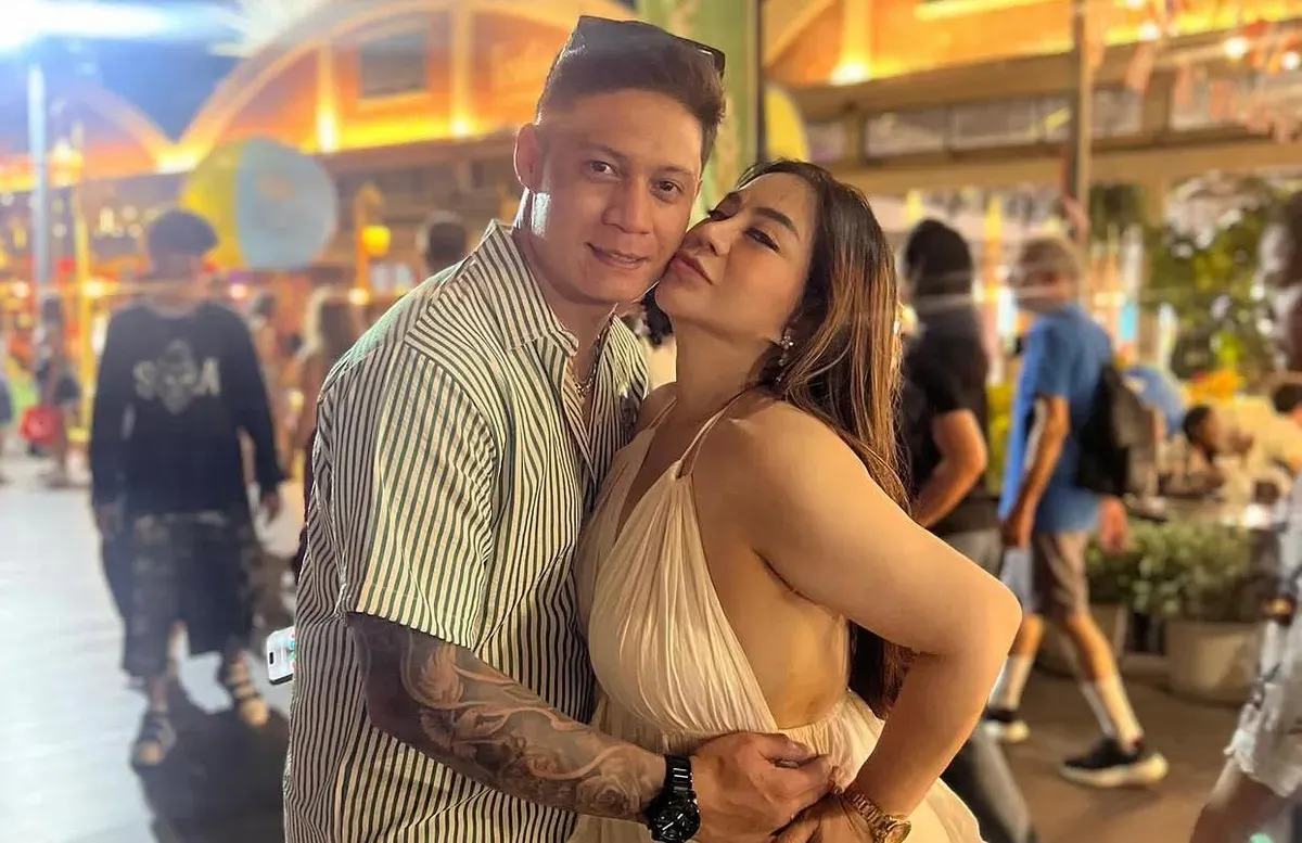 Pedangdut senior Anisa Bahar tengah menjadi perbincangan publik setelah memperkenalkan suami barunya bernama Firmansyah Salambela. (Sumber: Instagram/@anisa_bahar_new)