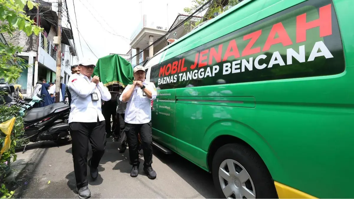 Bantuan dari Baznas bagi korban tewas dalam kecelakaan kereta api di Stasiun Bekasi Timur. (Sumber: Dok. Istimewa)