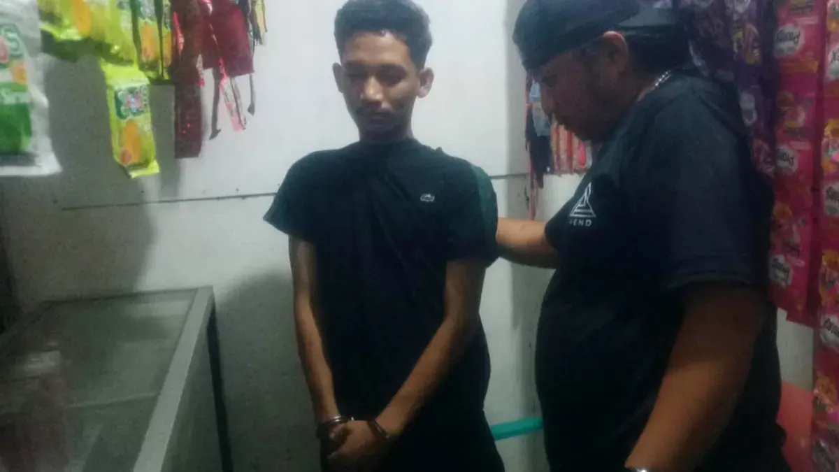 Potret FZ saat diamankan di oleh anggota Polsek Cisoka. (Sumber: Istimewa)