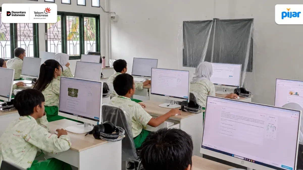 Telkom mendukung penyelenggaraan TKA bekerja sama dengan Dinas Pendidikan Kabupaten Karawang dan Kabupaten Boalemo sebagai bagian dari persiapan implementasi asesmen berbasis digital. (Sumber: Telkom Indonesia)