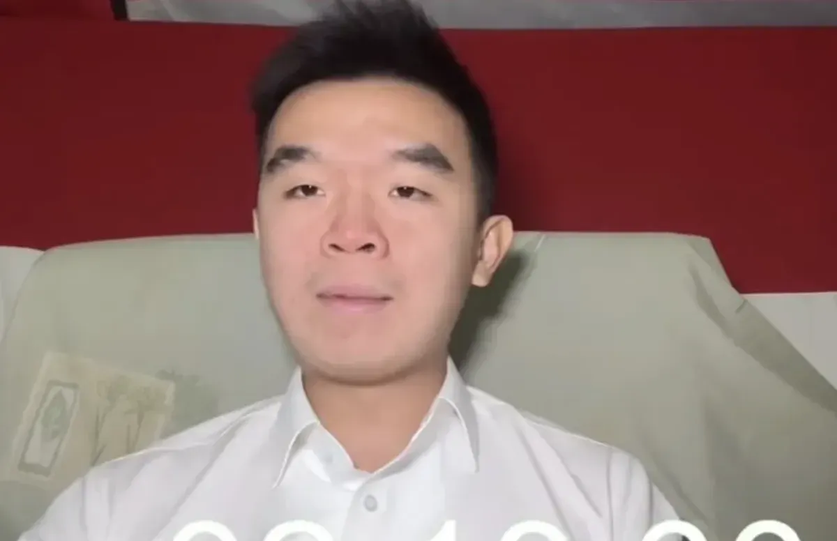 Ebem Martono atau Emanuel Bryan menjadi sorotan publik setelah konten yang dibuatnya di GIIAS 2026 menuai kritik dan memicu diskusi mengenai etika perekaman di ruang publik. (Sumber: Instagram)