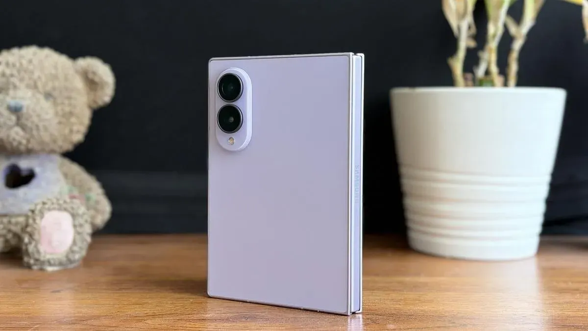 Review Samsung Galaxy Z Fold 8 Ultra setelah dua minggu pemakaian. (Sumber: X/@the_hindu)
