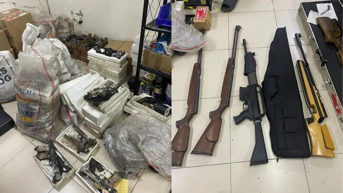 Ratusan senjata api dan airsoft gun ditemukan di sebuah ruangan Sekolah Sekolah Swasta di Pondok Pinang, Jakarta Selatan. (Sumber: Dok. Istimewa)