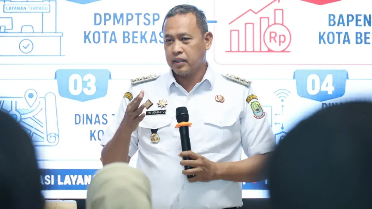 Wali Kota Bekasi Tri Adhianto memimpin rapat pembahasan MCSP-RBS 2026 pada Rabu, 5 Agustus 2026. (Sumber: Istimewa)