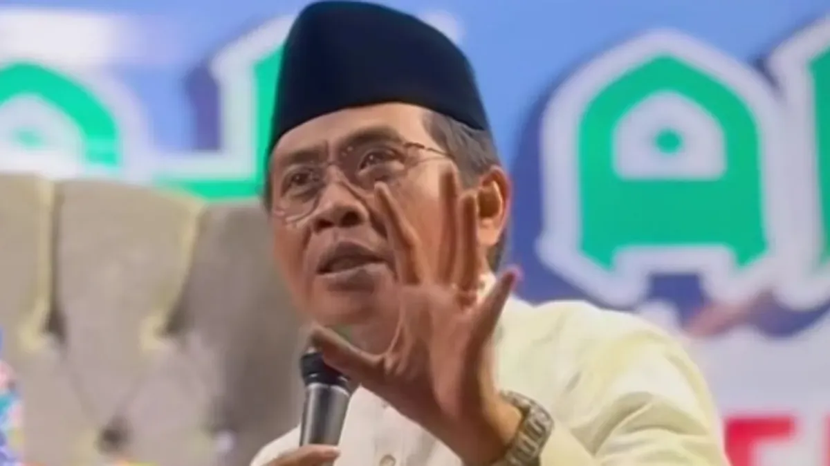 Sosok KH Anwar Zahid yang terlibat kecelakaan beruntun di Bojonegoro, Jawa Timur. (Sumber: Instagram/@abahanza_official)