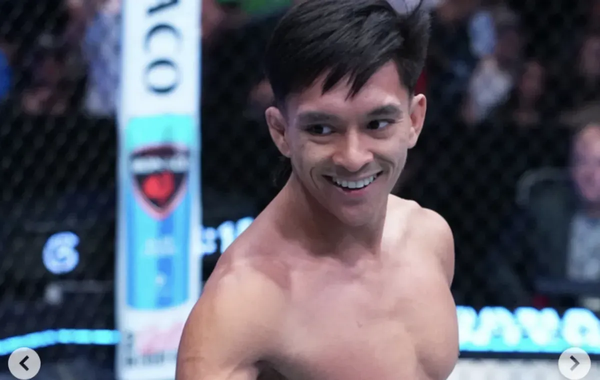 Bilal Hasan merayakan kemenangan TKO atas Mridul Saikia dalam 45 detik di Dana White’s Contender Series Season 10 Week 1. (Sumber: Instagram)