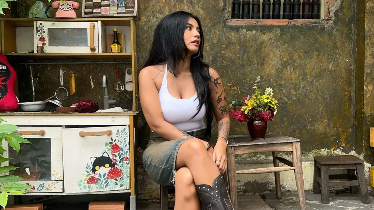 Personel grup Robokop, Clareesya dilaporkan atas dugaan penistaan agama. (Sumber: Instagram/@clareesya)