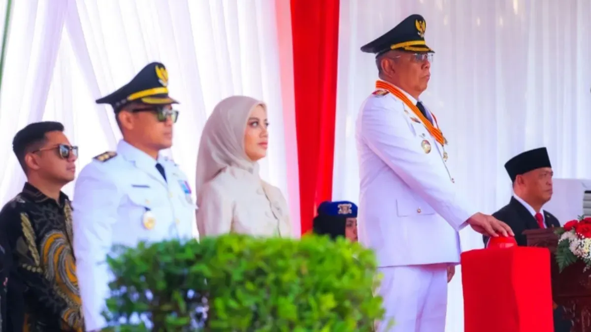 Wali Kota Tangsel, Benyamin Davnie memimpin upacara HUT ke-81 RI di Lapangan Batalyon Kavaleri 9/Satya Dharma Kala (Yonkav 9/SDK), Senin, 17 Agustus 2026. (Sumber: Dok. Istimewa)