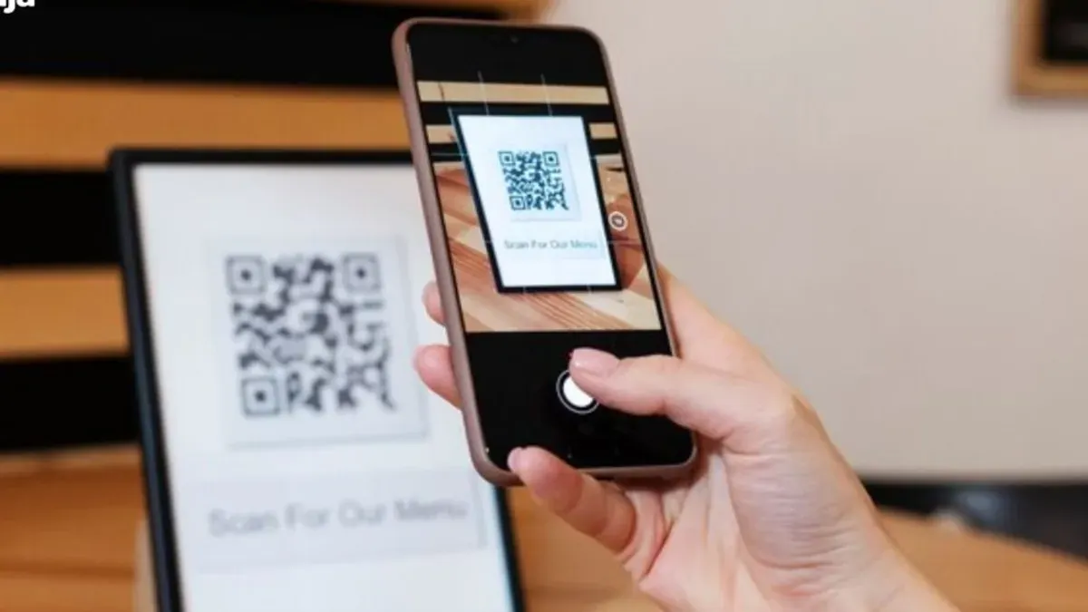 Bank Indonesia memperluas kebijakan MDR QRIS 0 persen yang dijadwalkan mulai berlaku pada 1 Oktober 2026 untuk mendorong efisiensi transaksi digital. (Sumber: Wikimedia Commons)