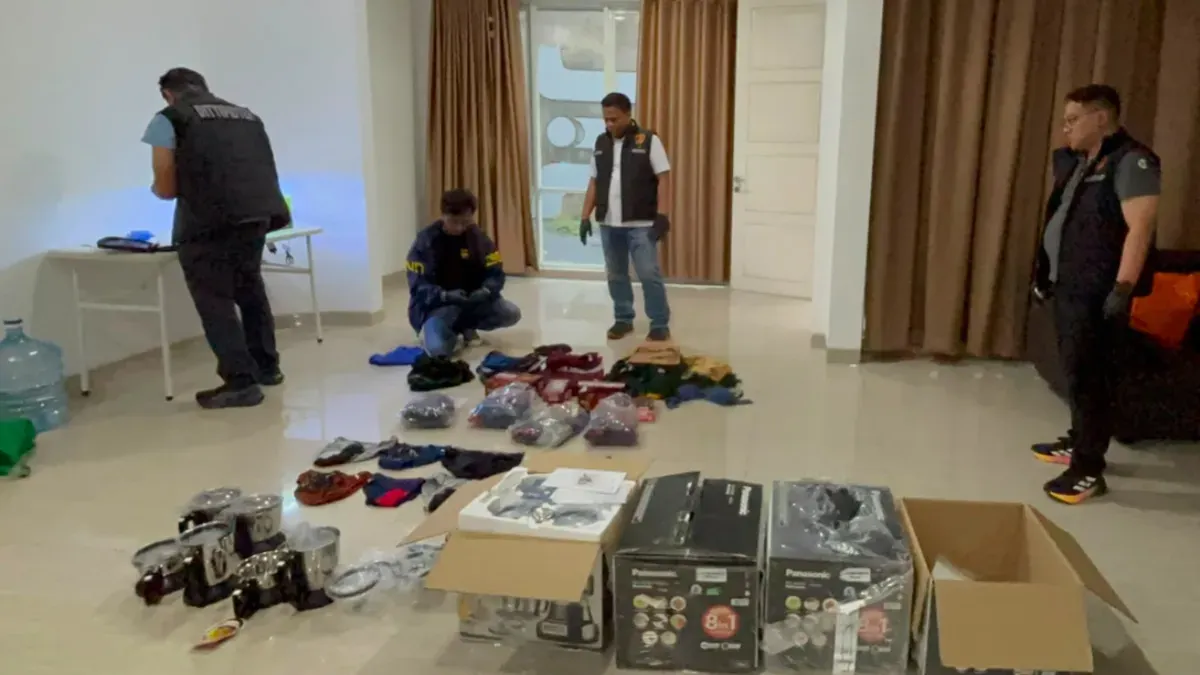 Direktorat Tindak Pidana Tertentu (Dittipidter) Bareskrim Polri membongkar dugaan penyelundupan emas ilegal dengan modus menyembunyikan serbuk emas di dalam pakaian dalam yang telah dimodifikasi. (Sumber: Bareskrim Polri)
