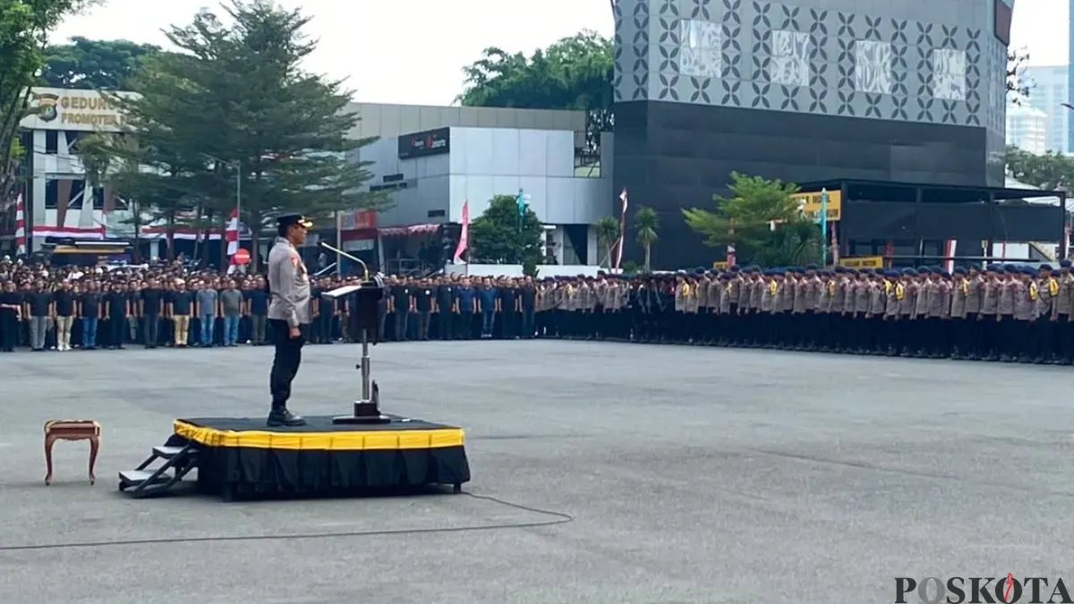 Apel kesiapan pengamanan aksi unjuk rasa mahasiswa dan sejumlah elemen masyarakat di Lapangan Presisi Ditlantas Polda Metro Jaya, Jakarta Selatan, Selasa, 18 Agustus 2026. (Sumber: Poskota/Ali Mansur)