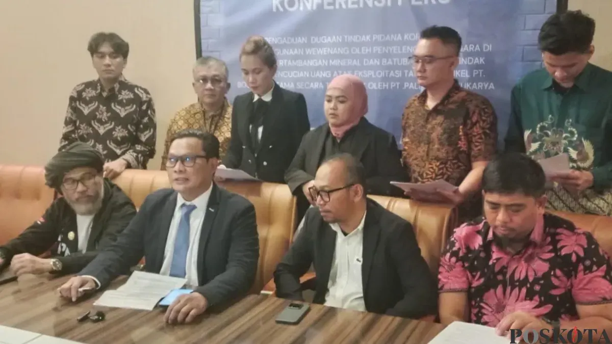Kuasa hukum PT Bososi Pratama, Teguh Satya Bhakti saat memberikan keterangan pers. (Sumber: Pos Kota/Ali Mansur)
