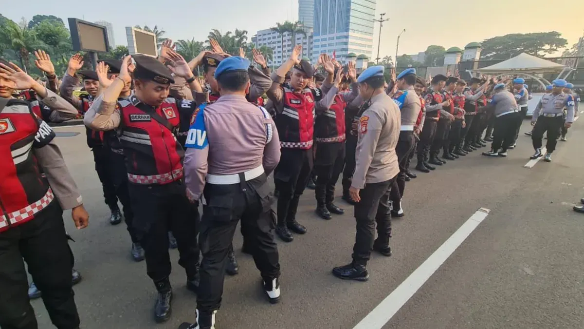 Sebanyak 18 ribu personel dikerahkan untuk mengamankan aksi unjuk rasa yang berlangsung di sejumlah lokasi di Jakarta Pusat, Kamis, 27 Agustus 2026. (Sumber: Polda Metro Jaya)