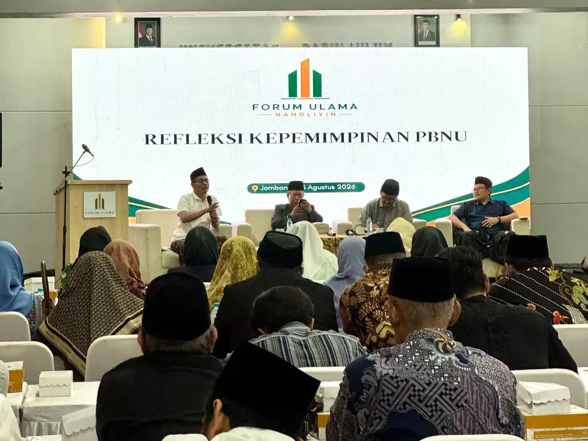 Sejumlah ulama dan tokoh Nahdliyin mengikuti Halaqah Refleksi Kepemimpinan PBNU di Aula Universitas Darul Ulum, Jombang, menjelang Muktamar NU ke-35. (Sumber: Istimewa)