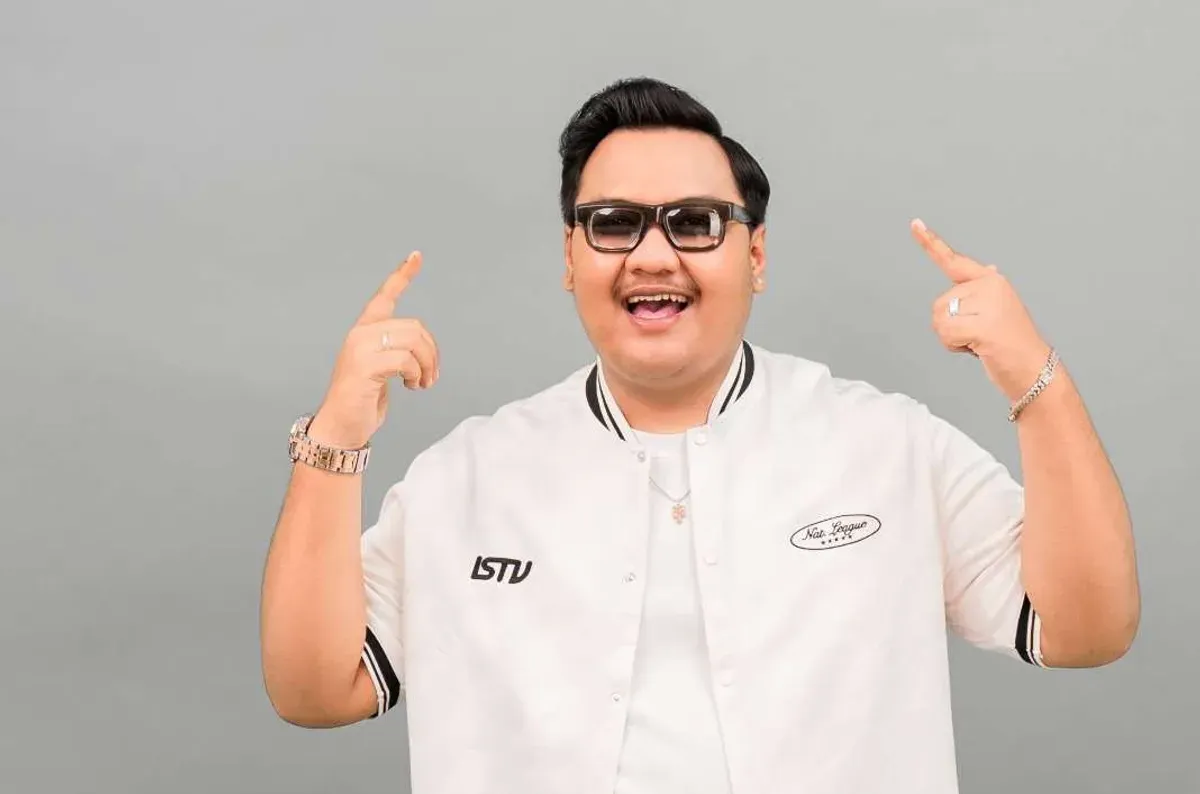 Ndarboy Genk tampil di AXEAN Festival 2026 di Bali. Lagu Kicau Mania miliknya ikut viral di luar negeri setelah bagian refrainnya disalahdengar sebagai “Getcho Money Up”. (Sumber: Instagram)