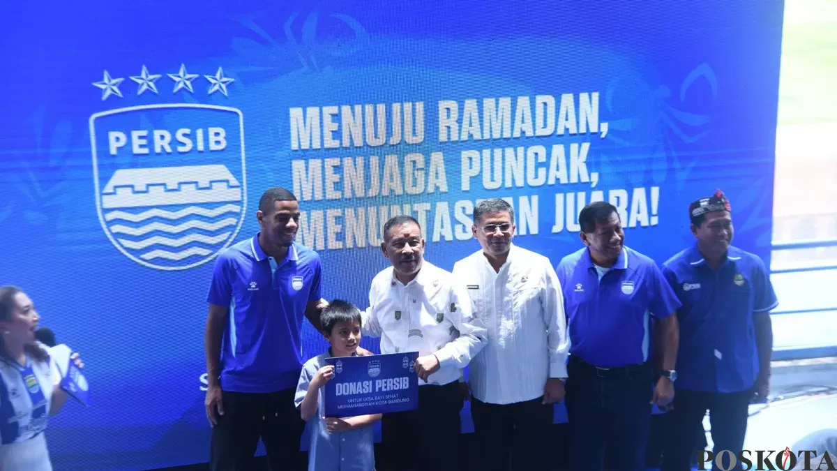 Kebersamaan Persib dengan Bobotoh dalam acara menyambut Ramadan, di Stadion Gelora Bandung Lautan Api, Rabu 3 Februari 2026. (Sumber: Poskota/Gatot Poedji Utomo)