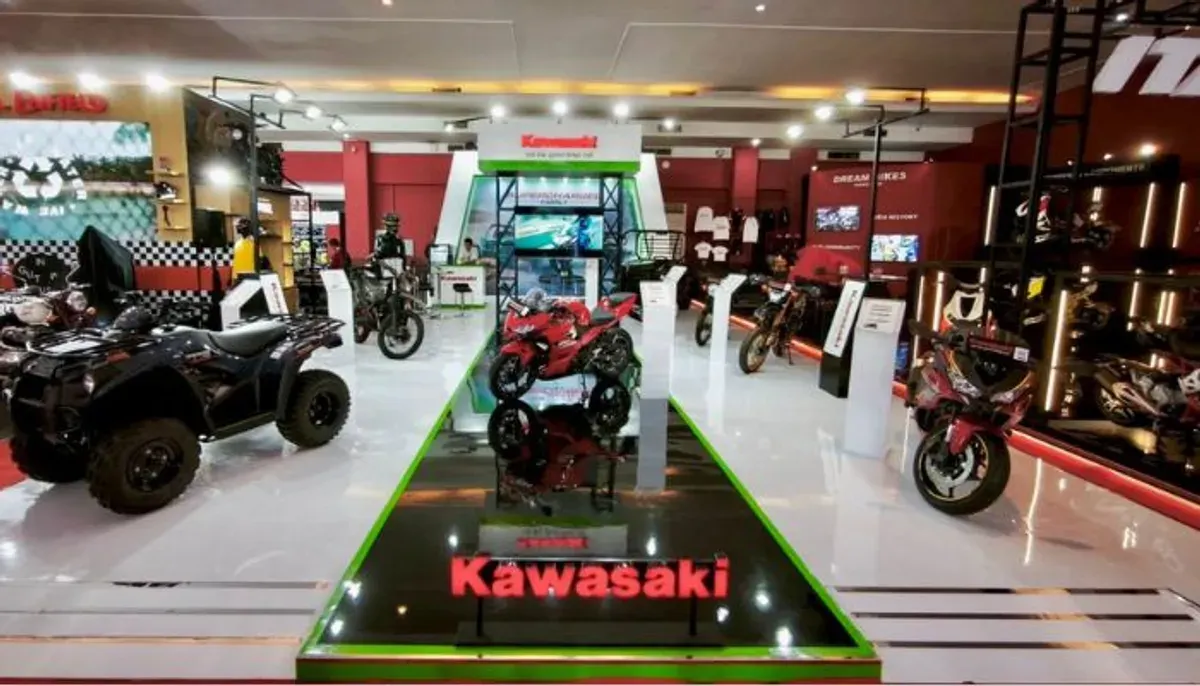 Kawasaki di IIMS 2026 menampilkan motor retro dan sport, lengkap dengan program test ride dan promo spesial. (Sumber: Kawasaki Indonesia)