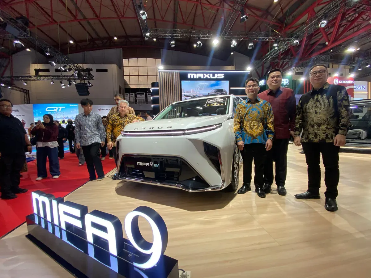 MAXUS Indonesia hadir di IIMS 2026 membawa dua mobil unggulanya yaitu MIFA 7 dan MIFA 9 (Sumber: Poskota/Herdyan Anugrah Triguna)