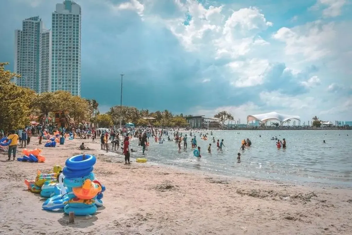 Ancol bisa menjadi salah satu rekomendasi tempat ngabuburit murah pada saat Ramadhan 2026 nanti (Sumber: Pinterest/@Sarti Samit)