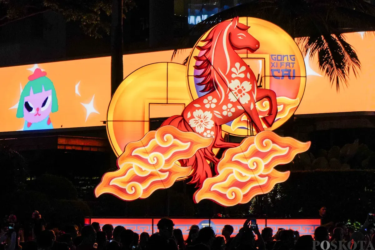 Instalasi pada Festival Imlek Jakarta di kawasan Bundaran HI, Jakarta, Jumat, 13 Februari 2026. (Sumber: Poskota/Bilal Nugraha Ginanjar)