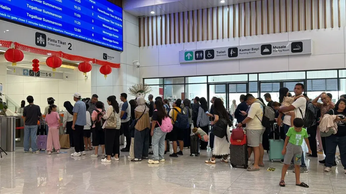 PT Kereta Cepat Indonesia China (KCIC) mencatat peningkatan signifikan jumlah penumpang Kereta Cepat Whoosh selama libur panjang akhir pekan Tahun Baru Imlek. (Sumber: Dok. KCIC)