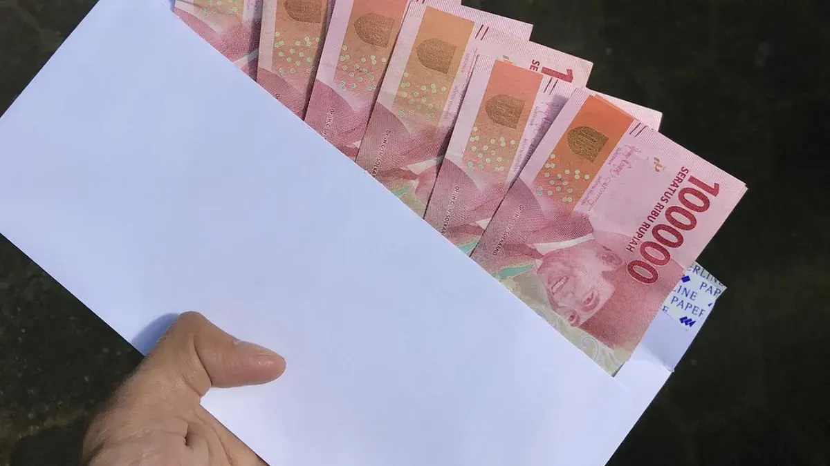 DPR desak Perda lindungi hak THR para pekerja UMKM. (Sumber: Pixabay/Ekoanug)