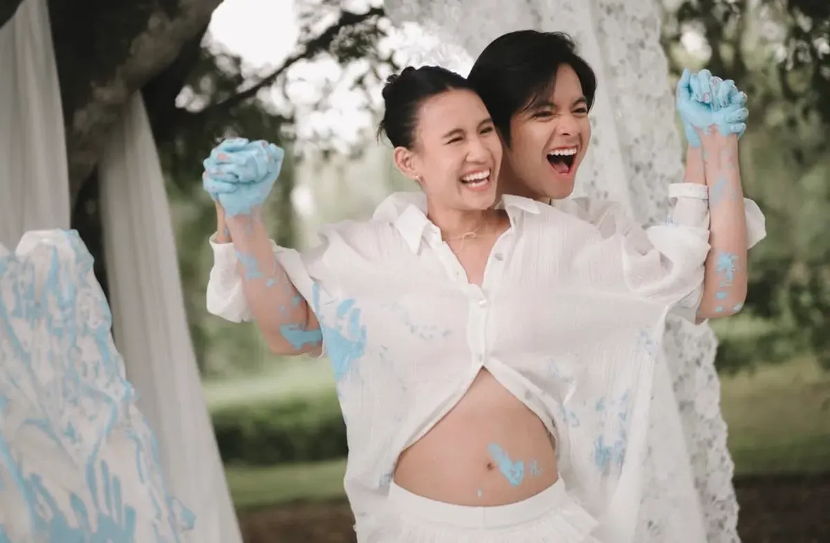 Potret mesra Angga Yunanda dan Shenina Cinnamon yang ungkap gender bayi pertamanya. (Sumber: Instagram/@angga)